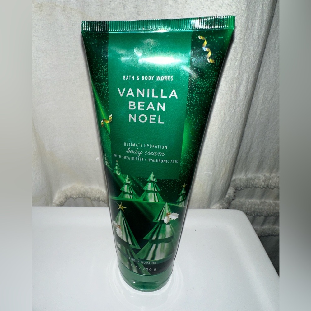 BRAND NEW Bath and Body works Vanilla Bean Noel Lotion